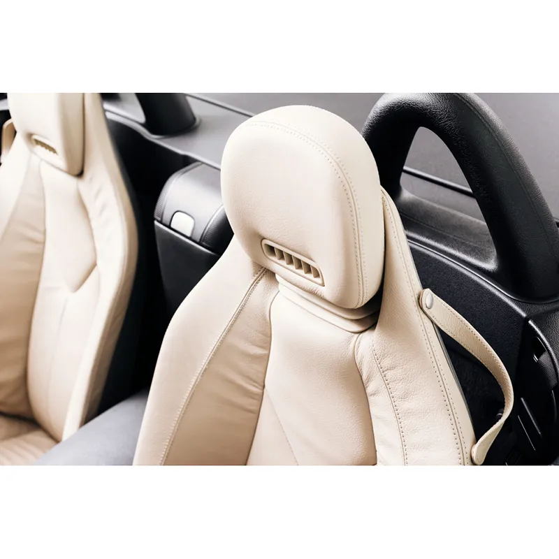 Helposti puhdistettava tulenkestävä istuinsuoja